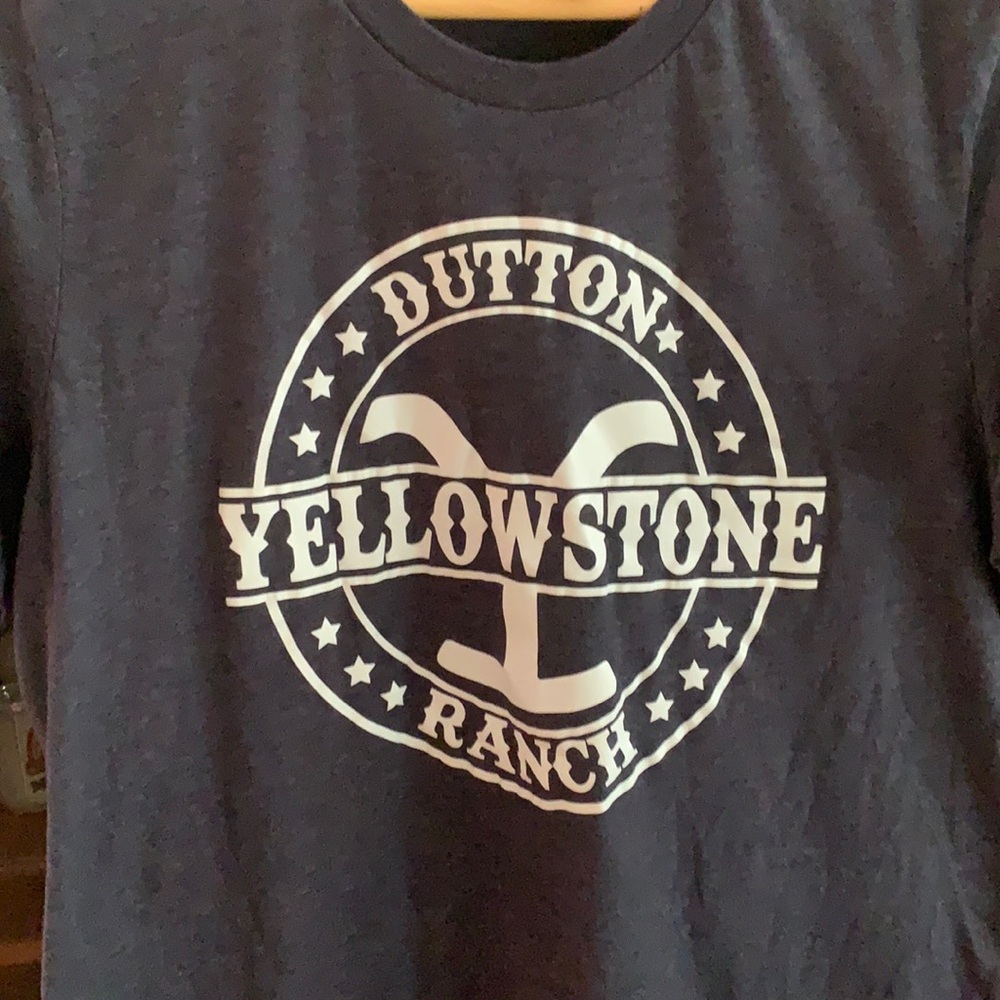 Yellowstone Dutton ranch tee shirt size large